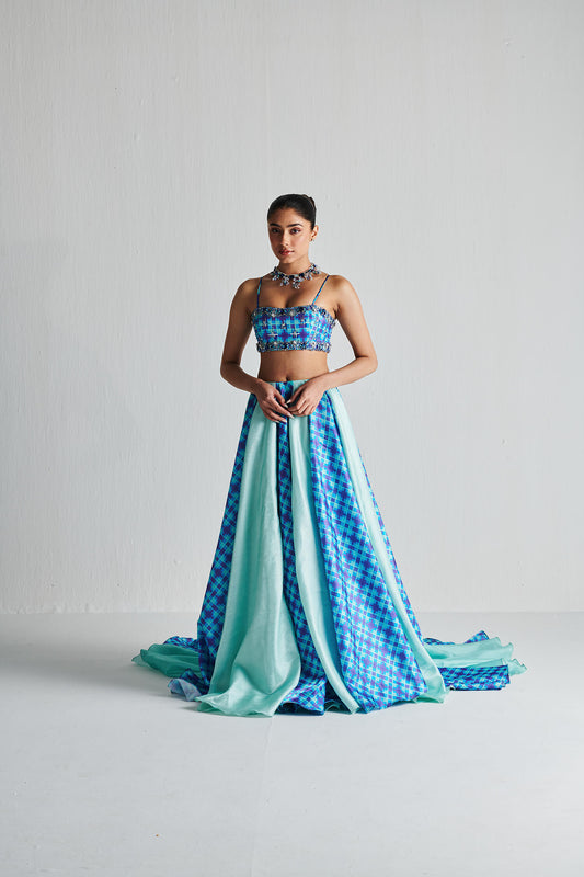 RETRO SASS -with flared skirt